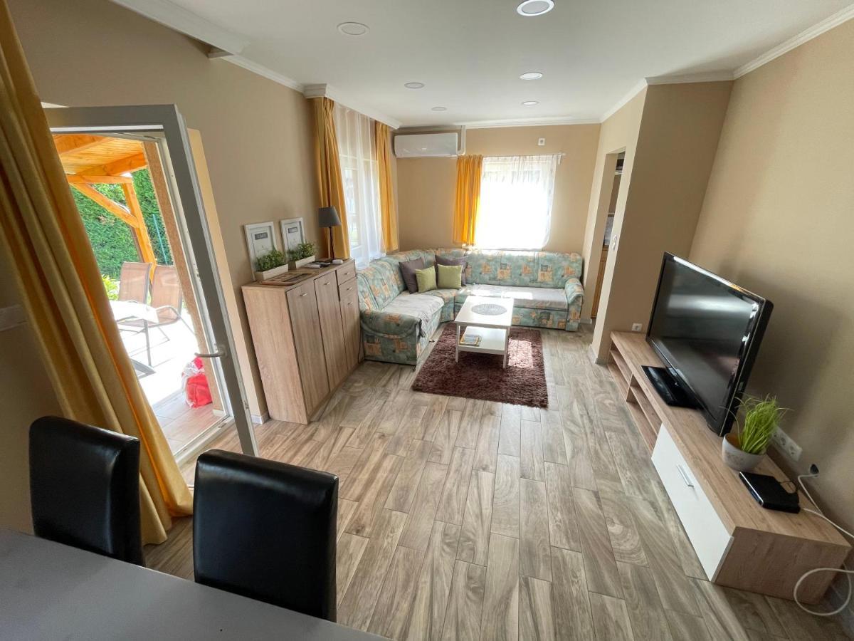 Lilla Apartman Балатонкерестур Экстерьер фото