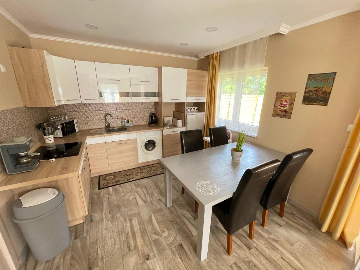 Lilla Apartman Балатонкерестур Экстерьер фото