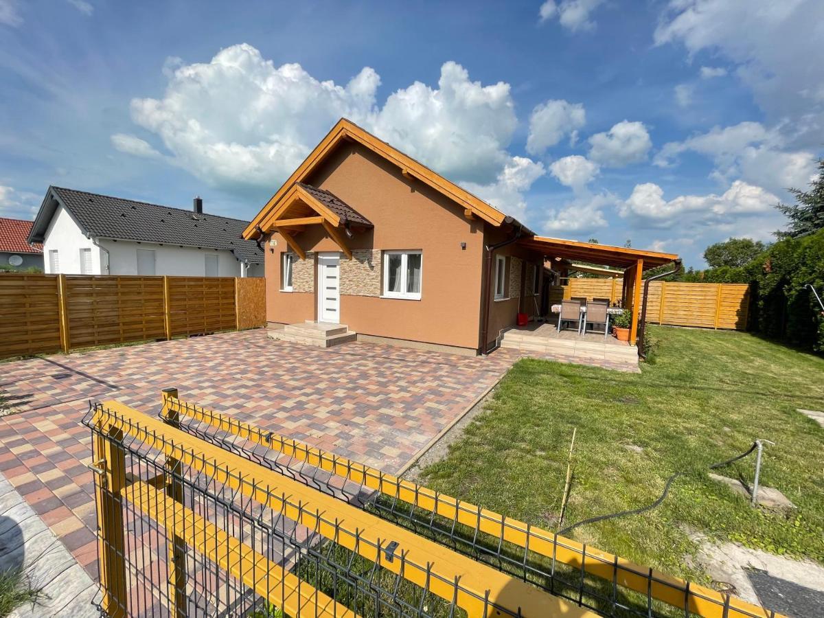 Lilla Apartman Балатонкерестур Экстерьер фото